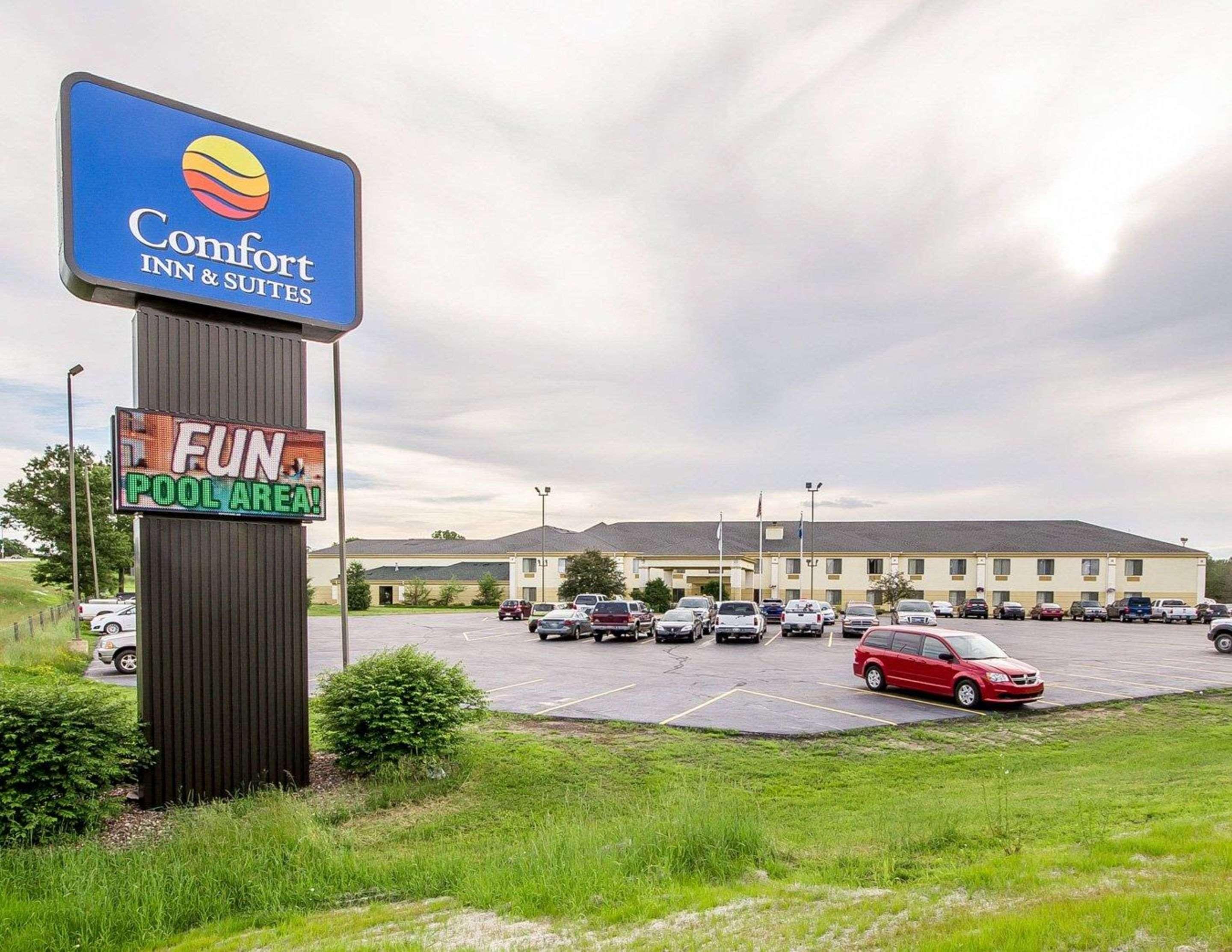 Comfort Inn & Suites Black River Falls I-94 Esterno foto