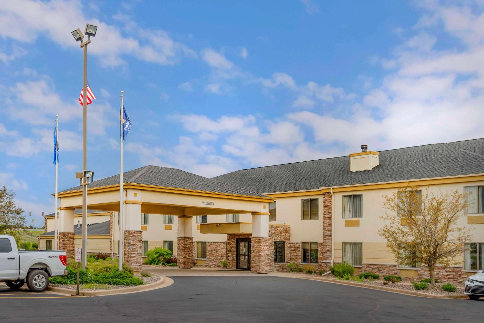 Comfort Inn & Suites Black River Falls I-94 Esterno foto