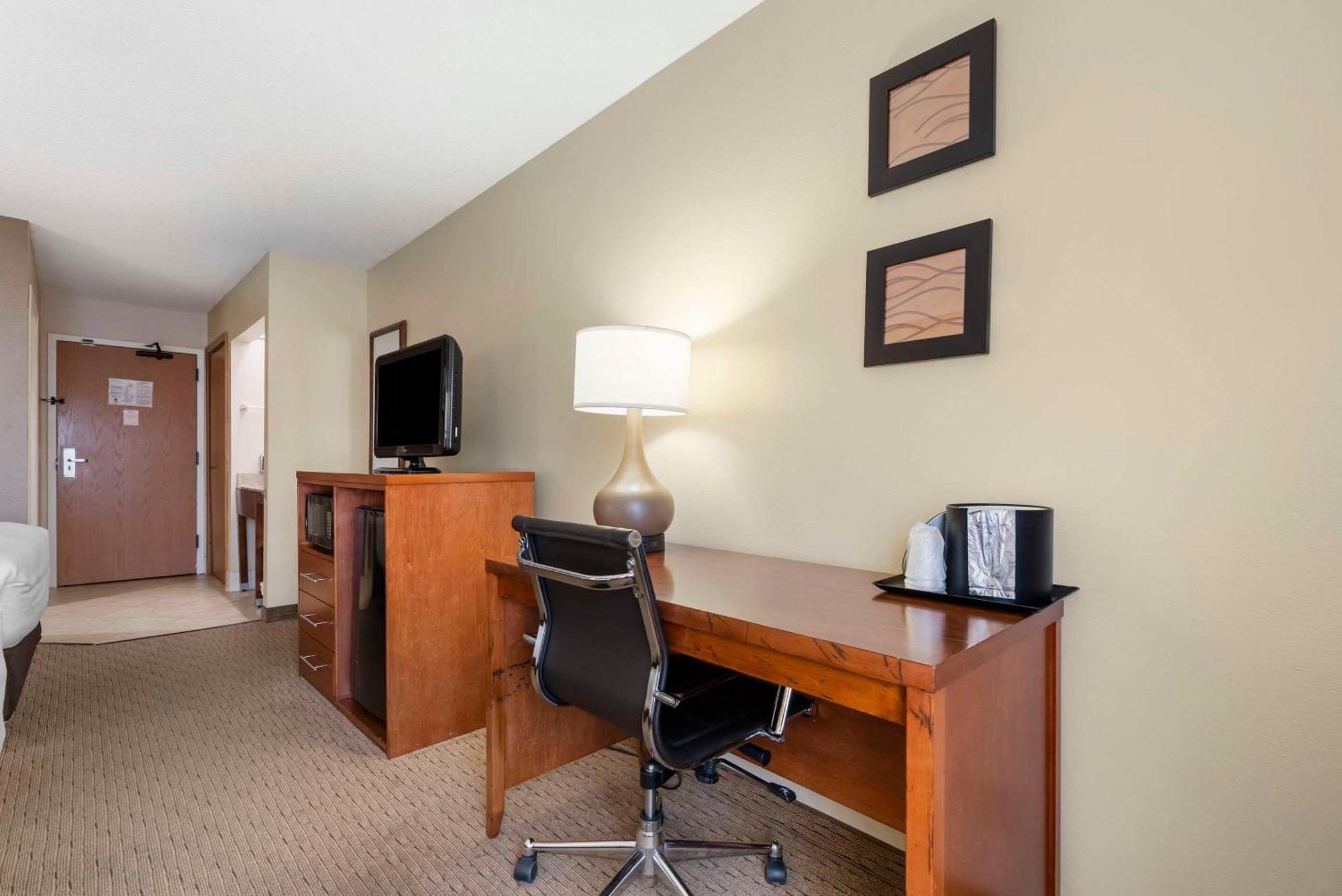 Comfort Inn & Suites Black River Falls I-94 Esterno foto