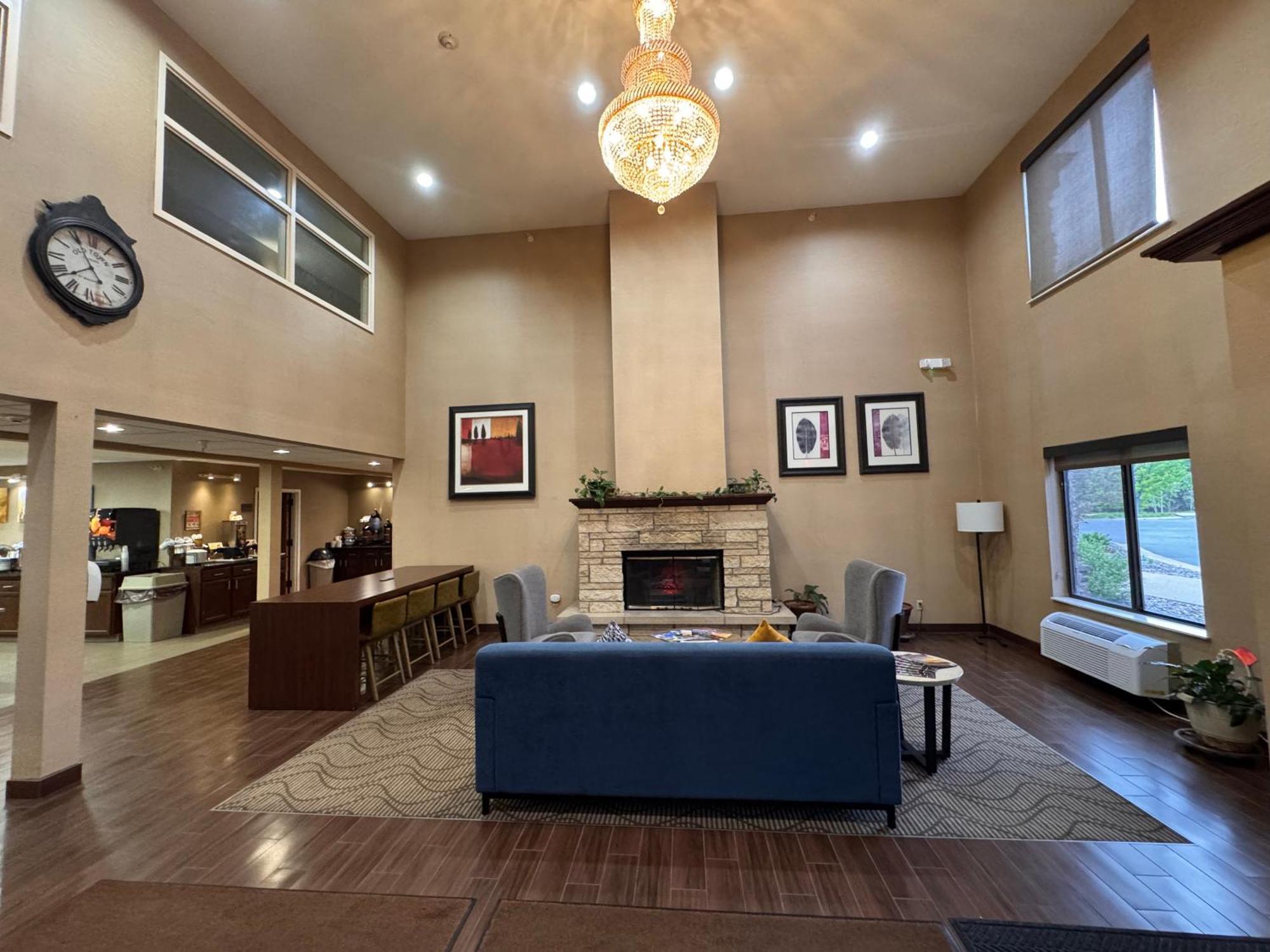 Comfort Inn & Suites Black River Falls I-94 Esterno foto